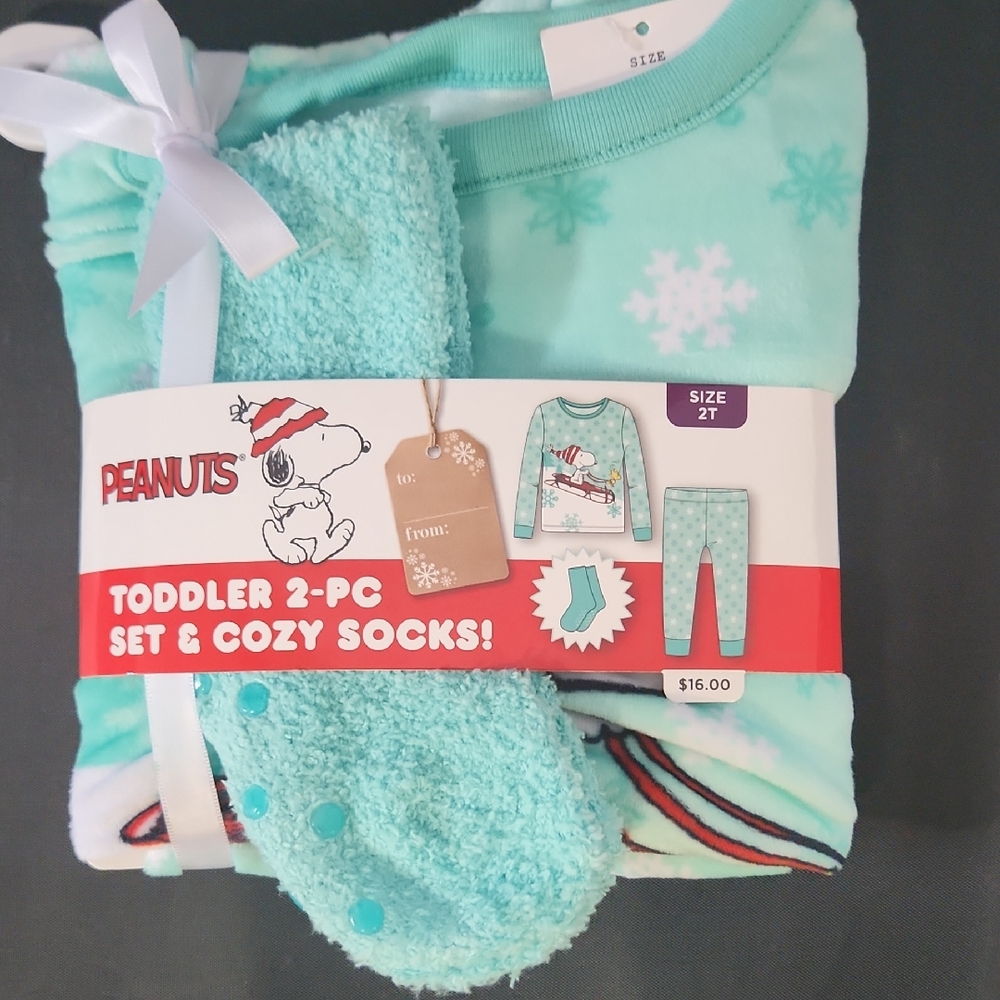 3 Piece Peanuts Sledding Snoopy Pajama Set, Including Socks- 2T Unisex NWT